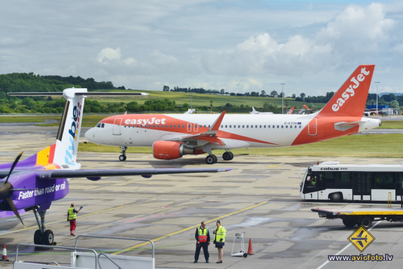 Airbus A320-214